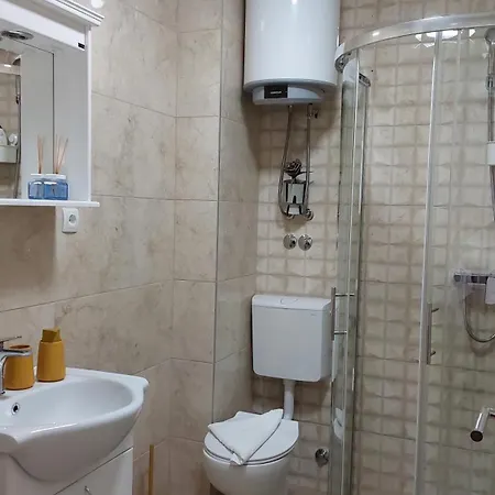Gold Apartment *